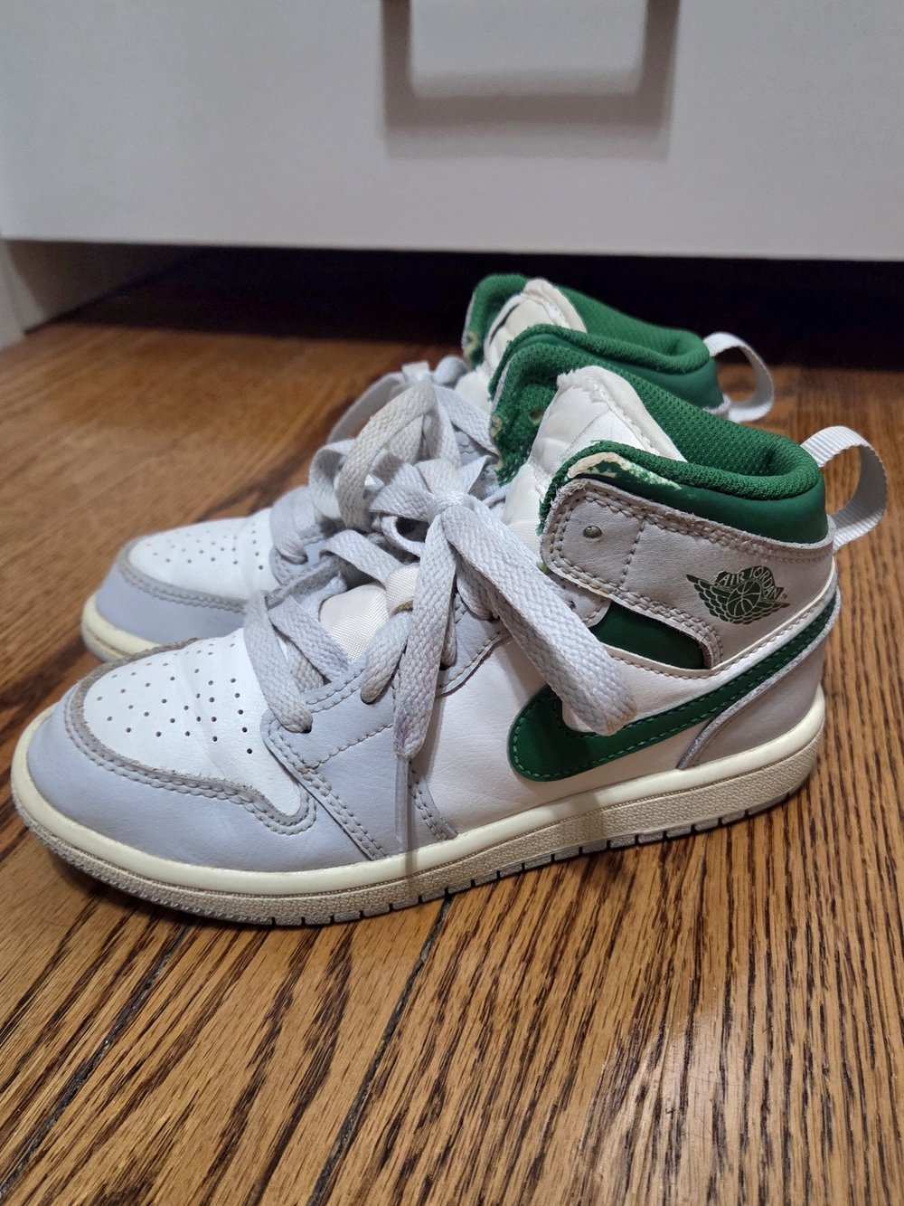 Nike Jordans Kids High-Top Sneakers in White and Green